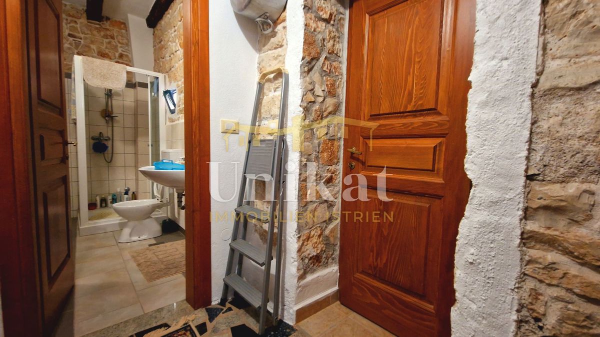 Casa in pietra ristrutturata con vista mare, Poreč